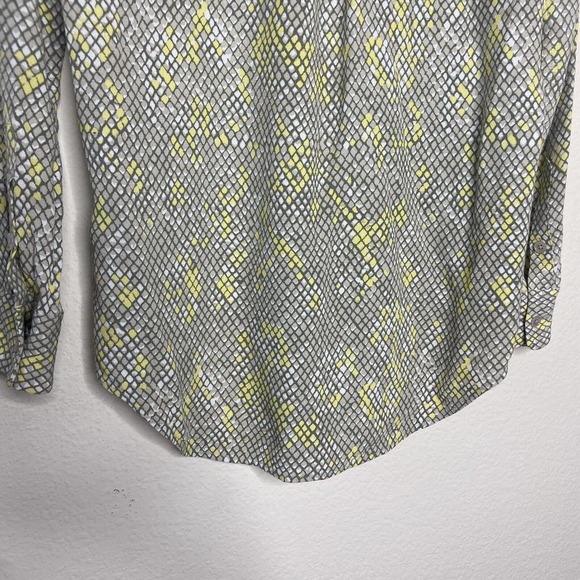 Equipment Femme Reptile Print Button up Blouse Sz XS - Picture 8 of 9